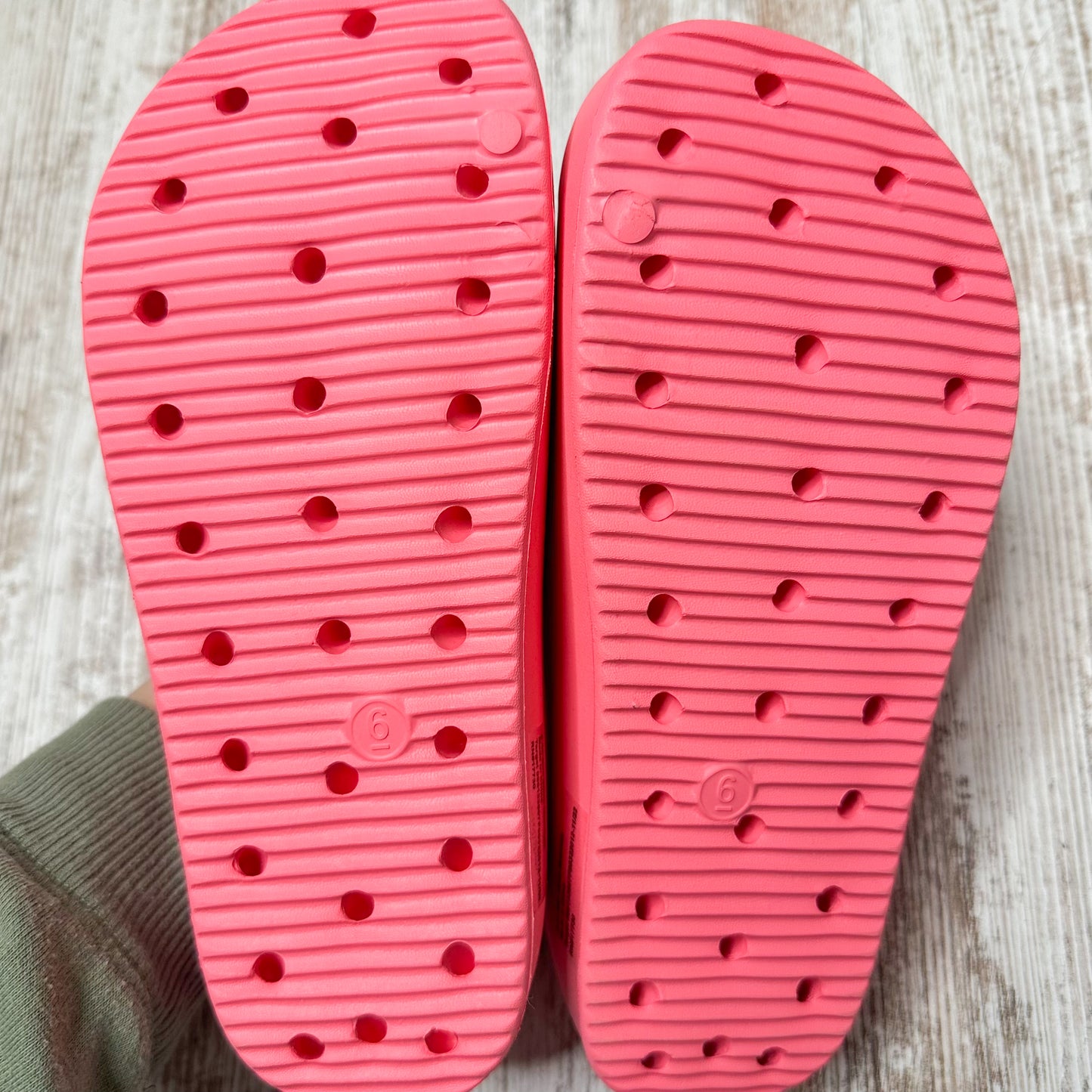 Wild Fable Pink Slides Size 6
