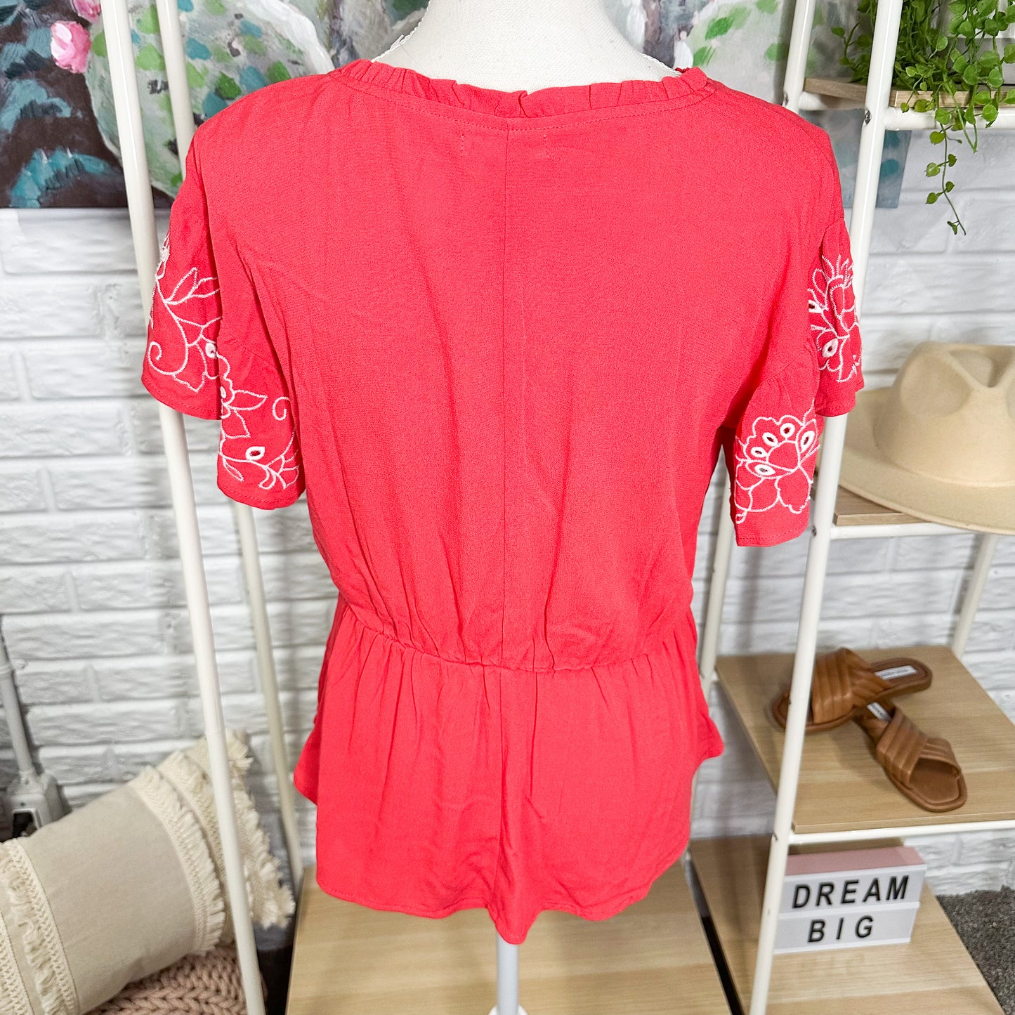 Maurice’s New Floral Embroidered Peplum Top Size Small