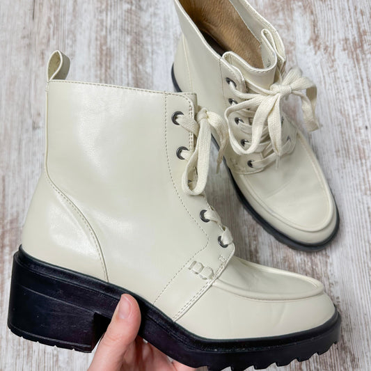 Amazon Essentials Ivory Moc Toe Boot Size 9