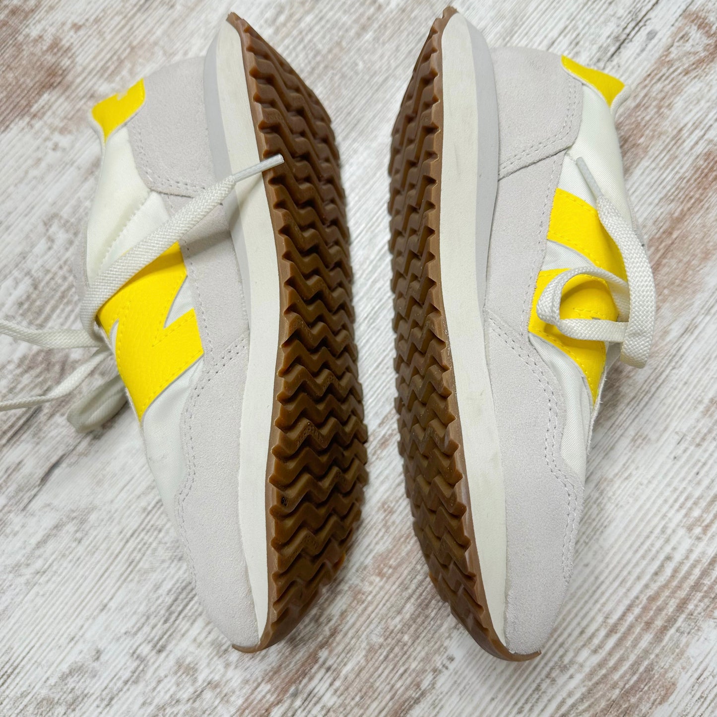 New Balance 237 Sneaker Yellow (6.5)