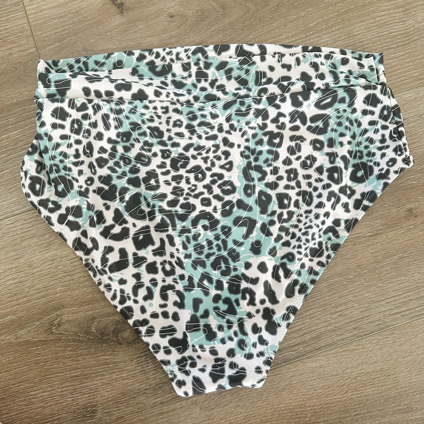 Avanova Halter Leopard High Waist Bikini Size Large