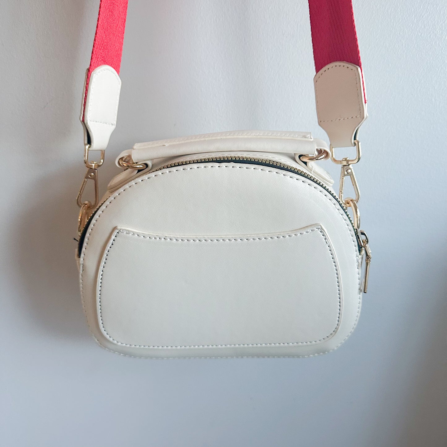 Beatfull New White Quilted Bee Crossbody Bag
