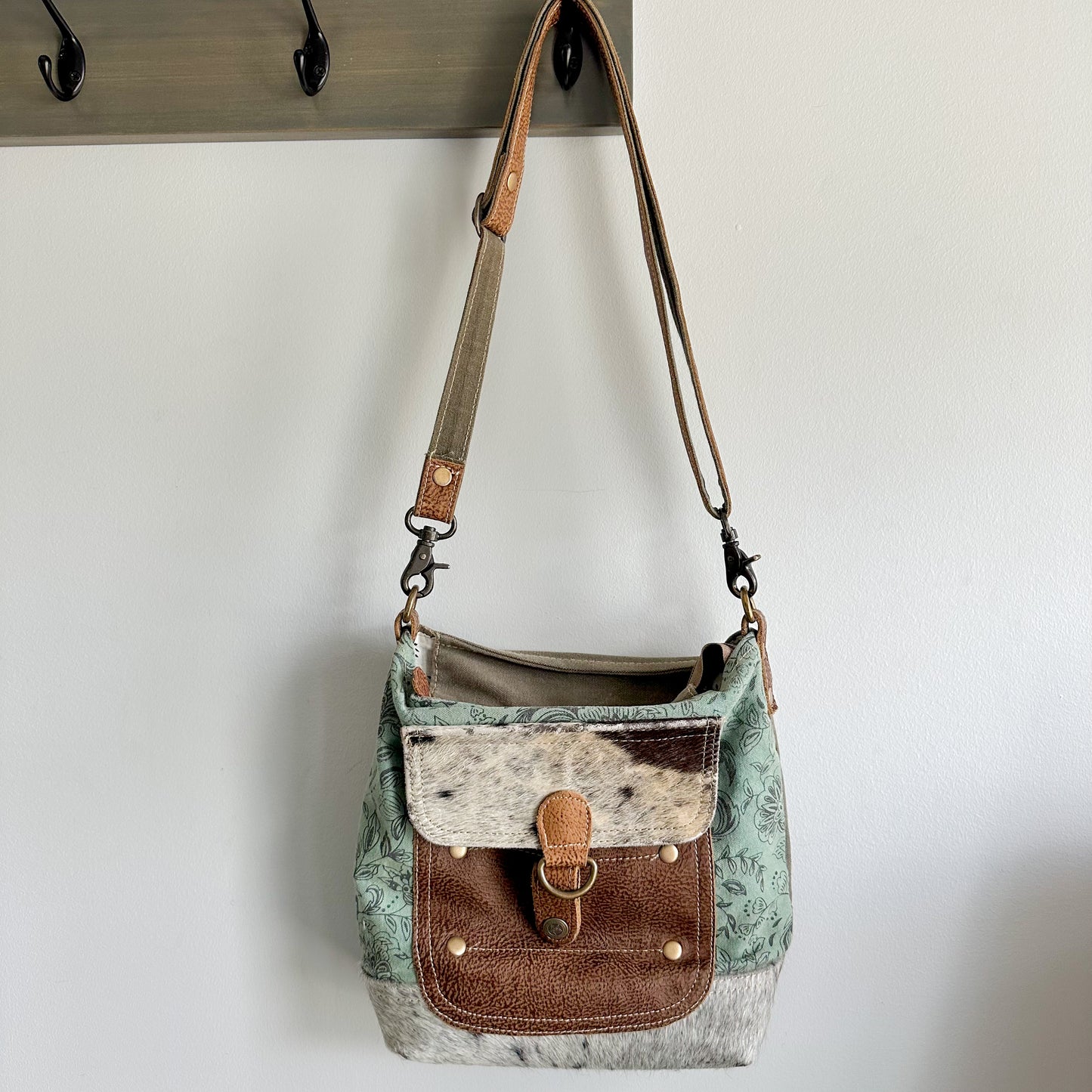 Myra Eau De Nil Shoulder Bag