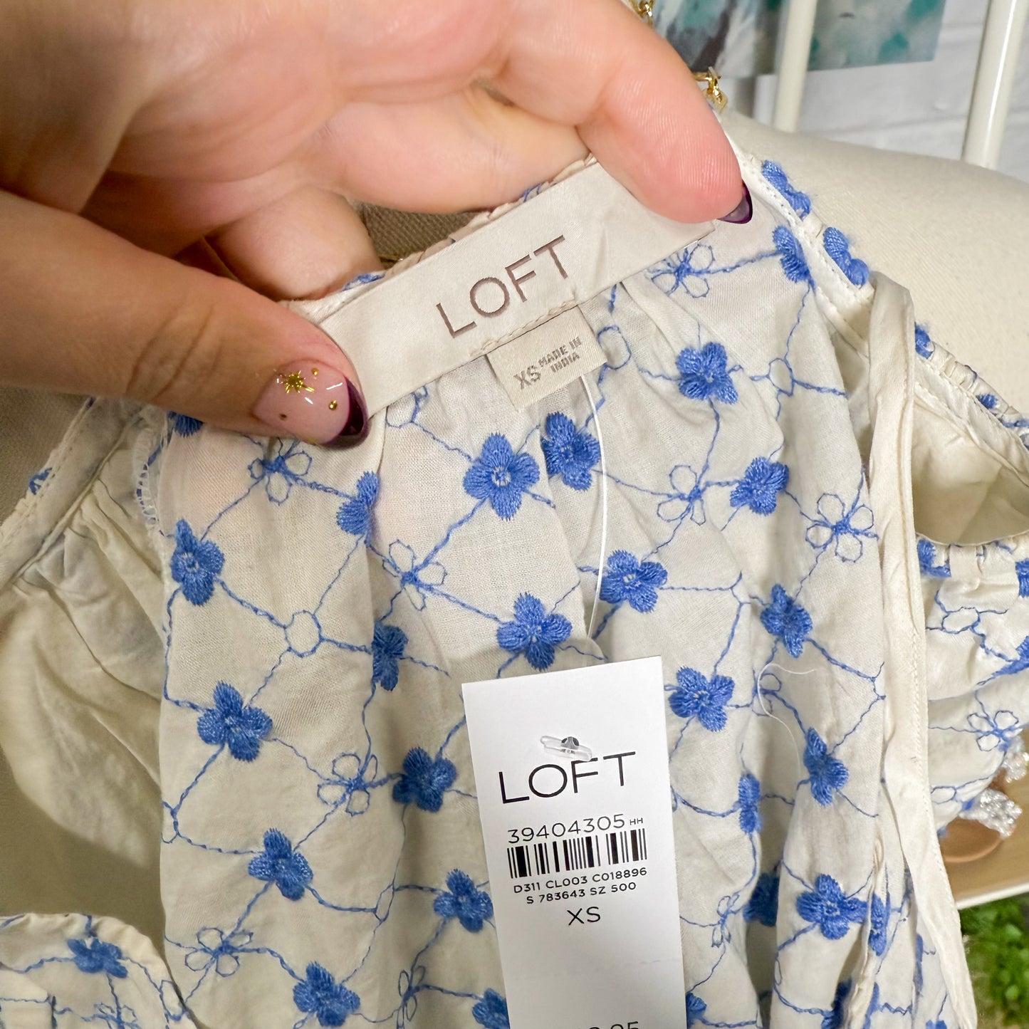 LOFT New Floral Embroidered Bow Blouse (XS)