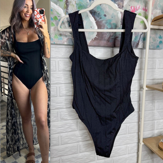 Cupshe x JJD New Provence Sun Black One-Piece Swimsuit (M)