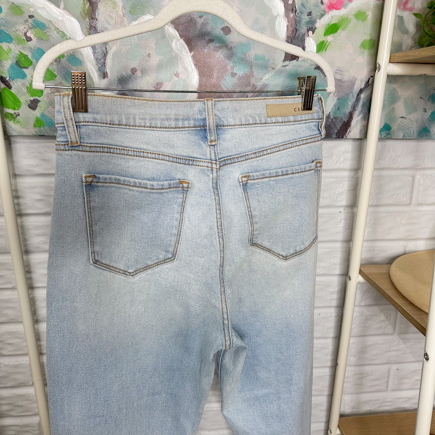 Cello Light Wash High Rise Mom Jeans Size 9
