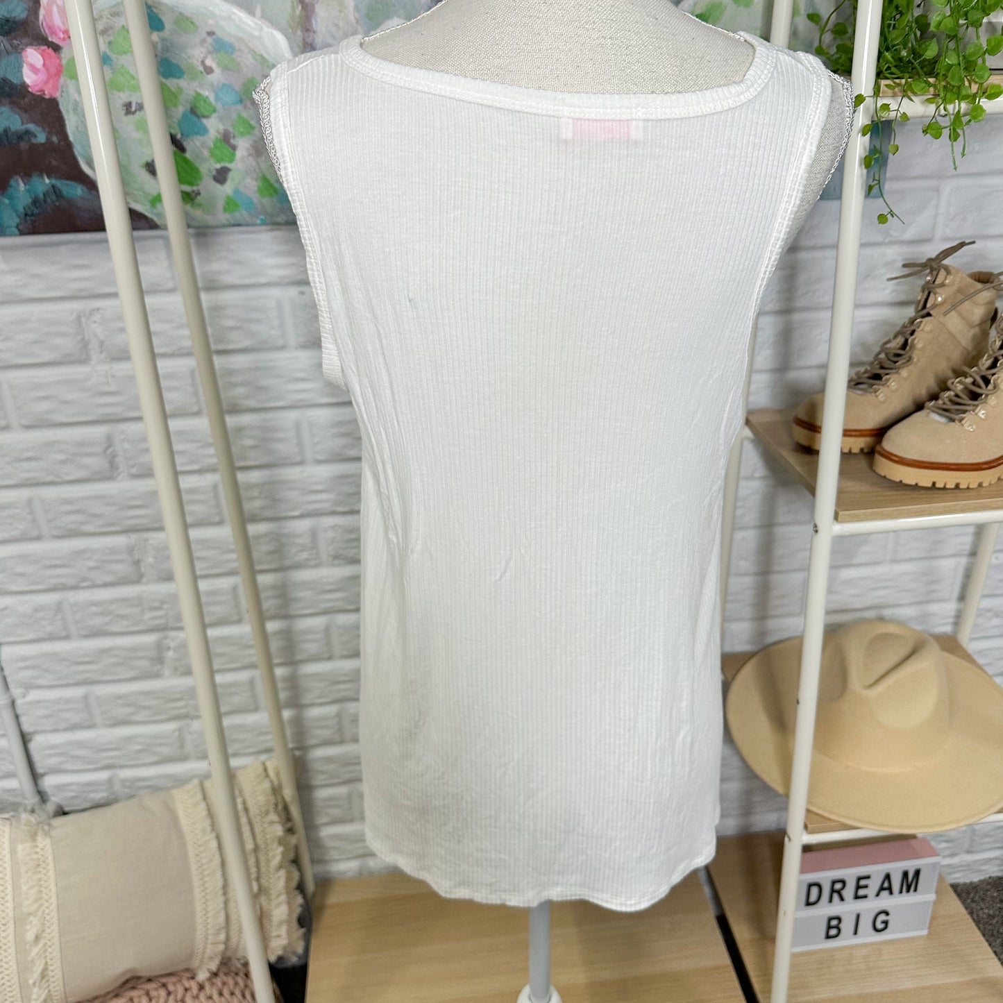 Pink Lily Keep It Simple Ivory Ribbed Tank Size Large