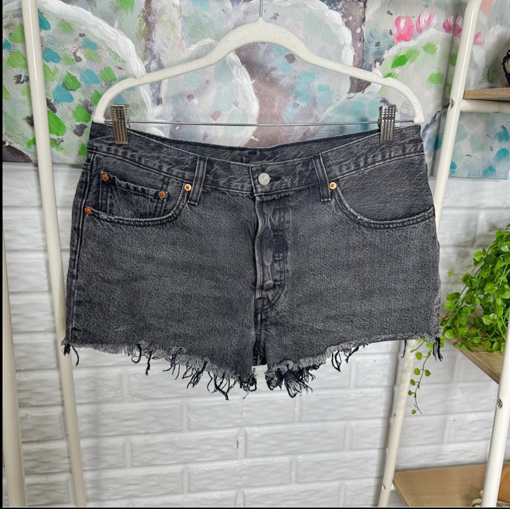 Levi’s 501 Black Distressed Cut Off Shorts (32)