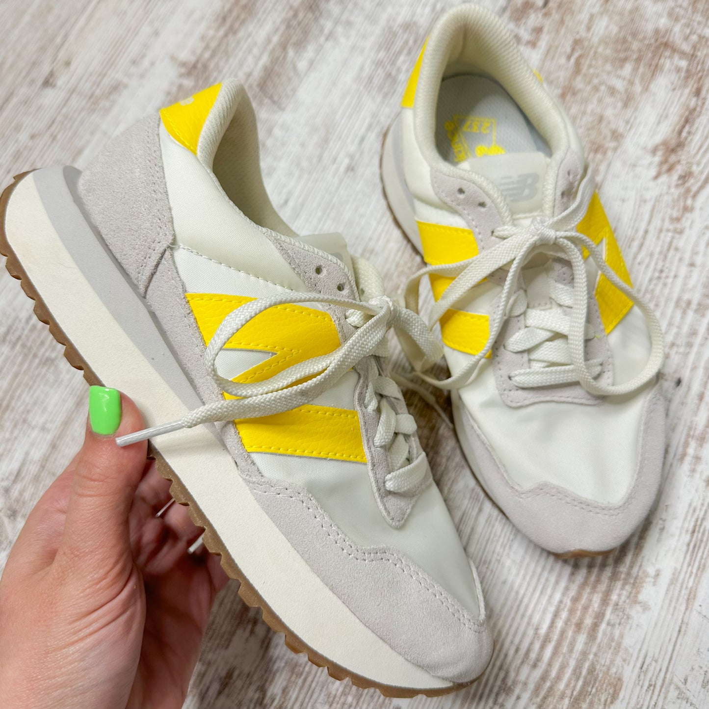 New Balance 237 Sneaker Yellow (6.5)