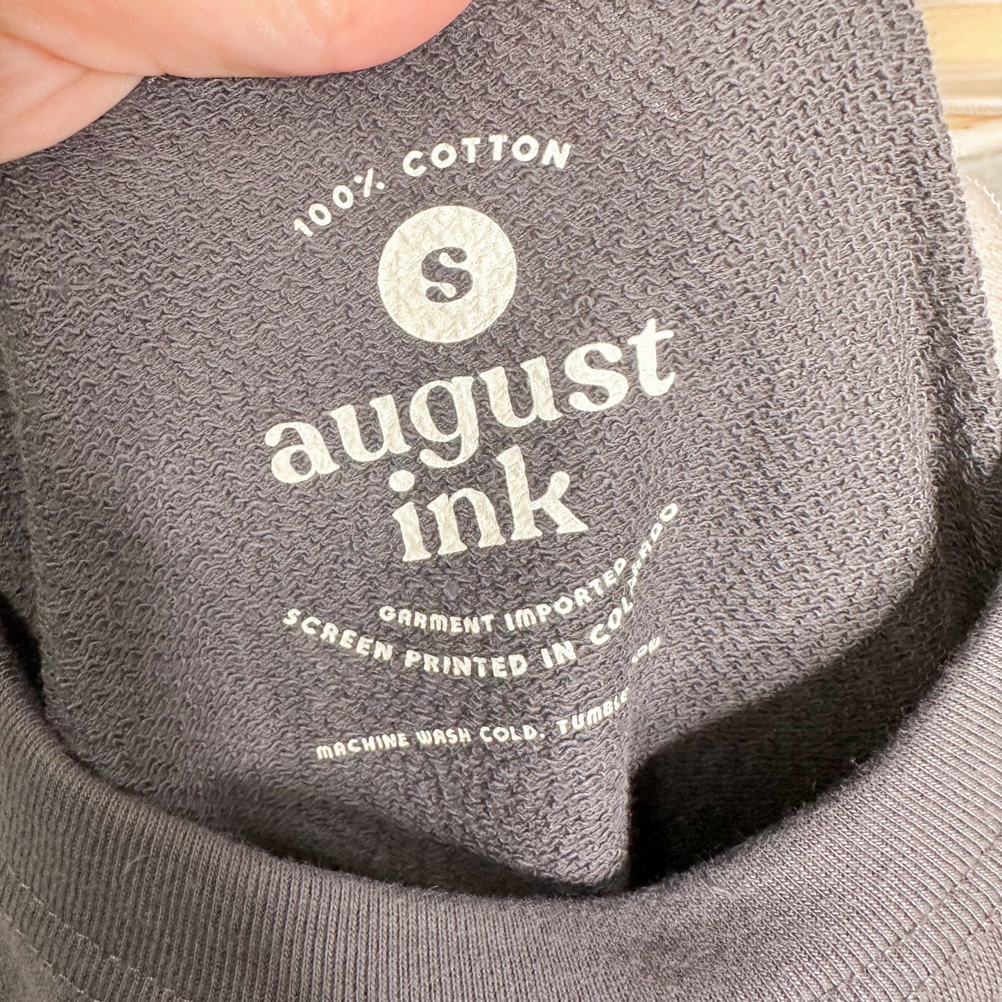 August Ink NEW Be Kind Graphic Sweatshirt Size Small