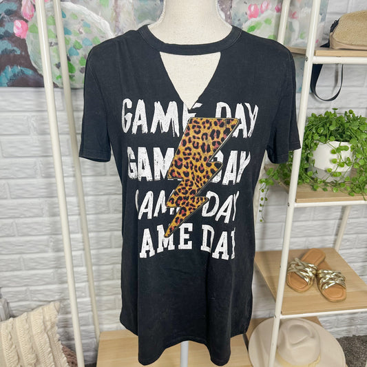 Maurice’s New Game Day Lightening Bolt Graphic Tee (S)