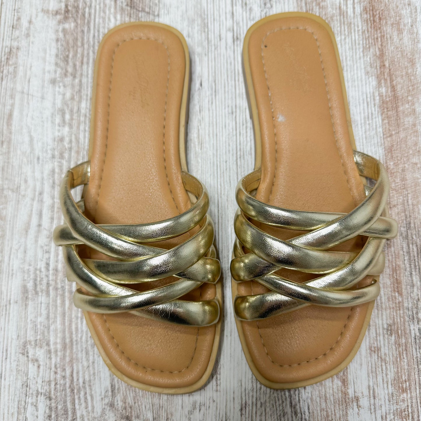 Universal Threads Rian Metallic Sandal Size 6