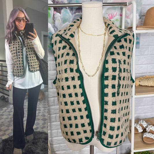 PUWEI New Green Checkered Sherpa Vest (M)