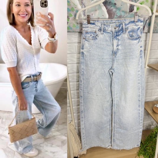 American Eagle Dreamy Drape Stretch Super High-Waisted Baggy Wide-Leg Jean (00)