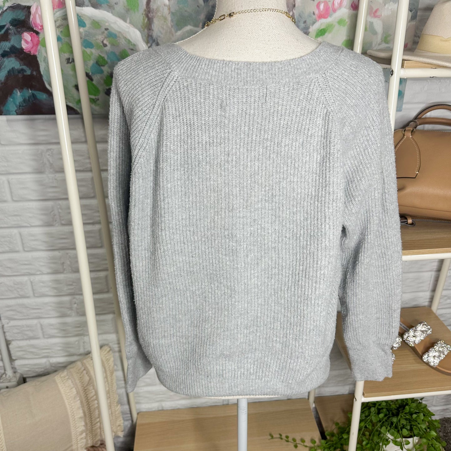 Old Navy Grey V Neck Sweater Size Small