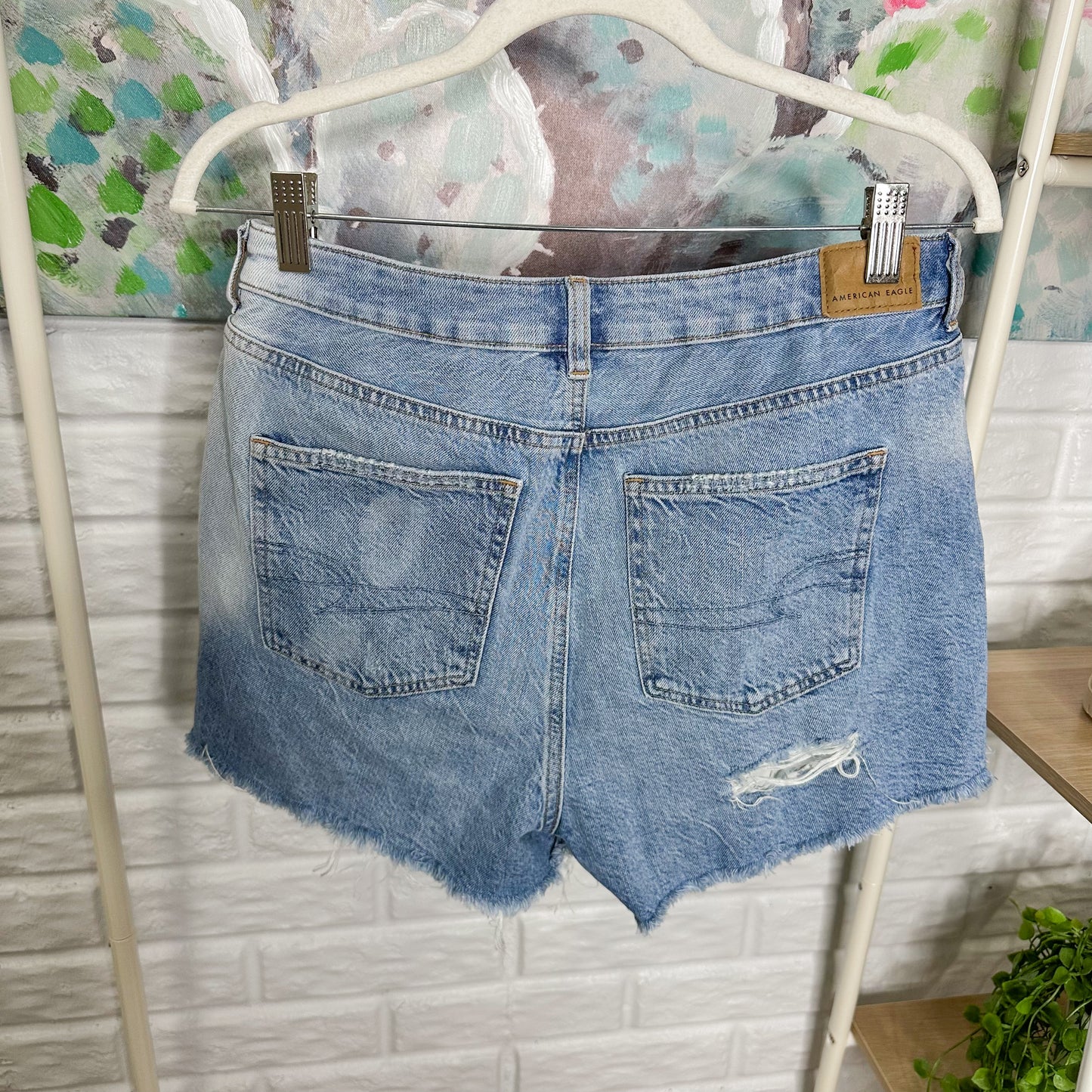 American Eagle Distressed Mom Short Size 8