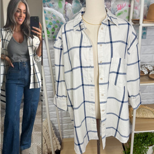 Universal Threads New Oversized White/Blue Plaid Button Down (L)
