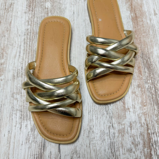 Universal Threads Rian Metallic Sandal Size 6
