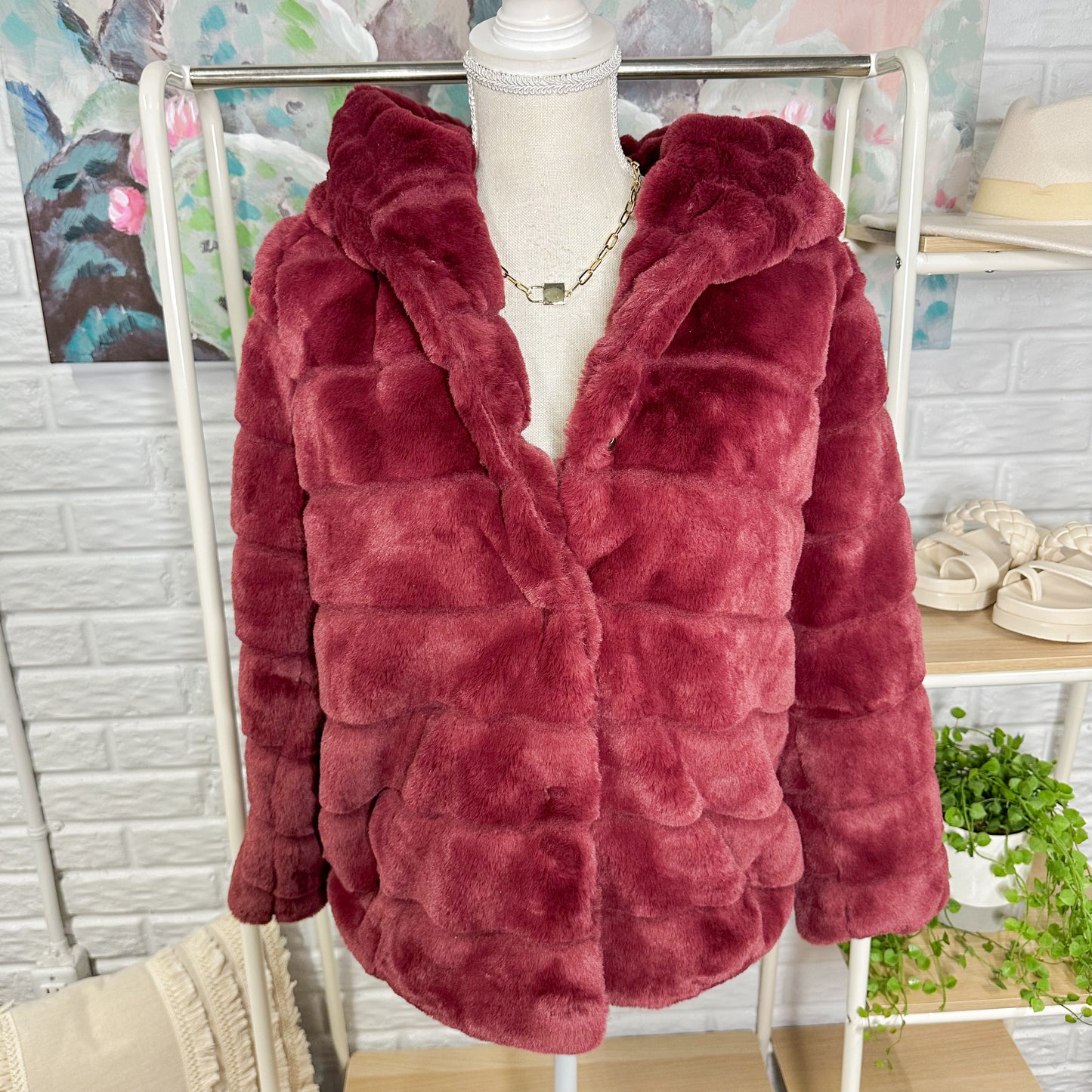 Evereve Apparis Goldie New Ruby Red Faux Fur Oversized Jacket Size Small