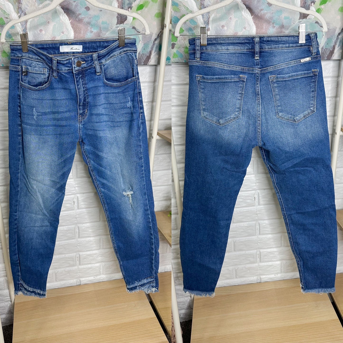 KanCan Cropped Medium Wash Jeans (11/29)