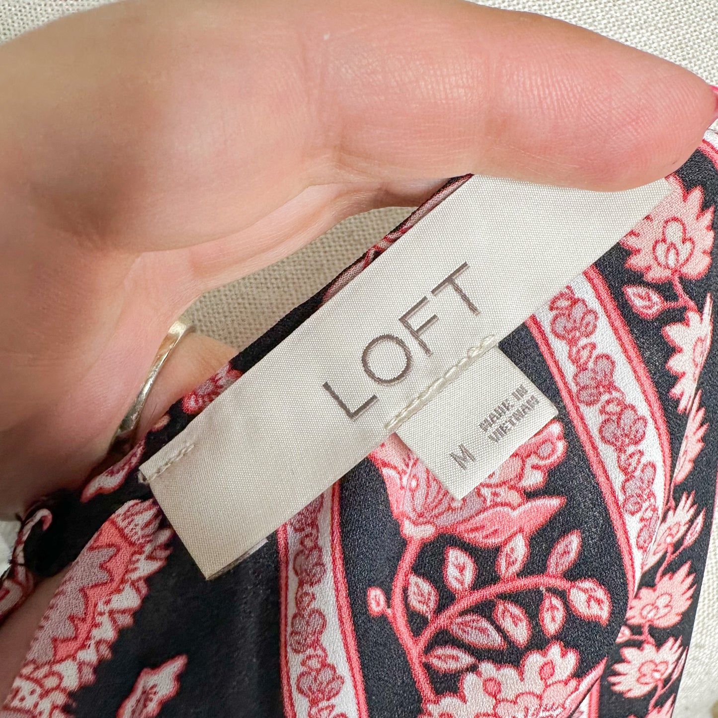 LOFT Pink Floral Keyhole Tank (M)