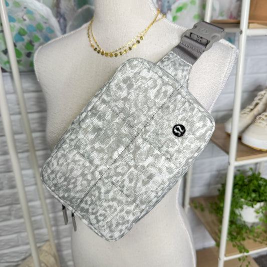 Lululemon New Quilted Grid Belt Bag Lined Leopard white Opal Carbon Dust