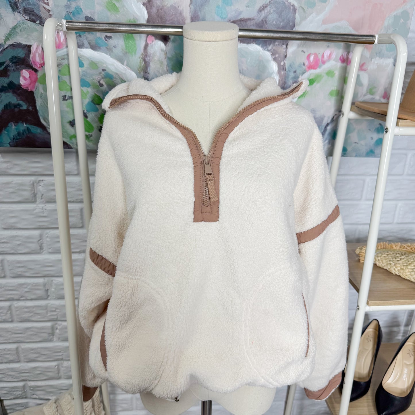 Panadila Half Zip Sherpa Pullover in Beige (M)