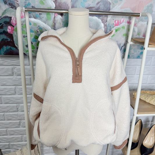 Panadila Half Zip Sherpa Pullover in Beige (M)