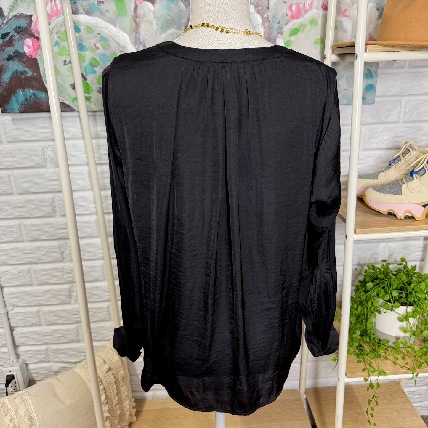 Simply Vera Vera Wang Black Satin Blouse (M)