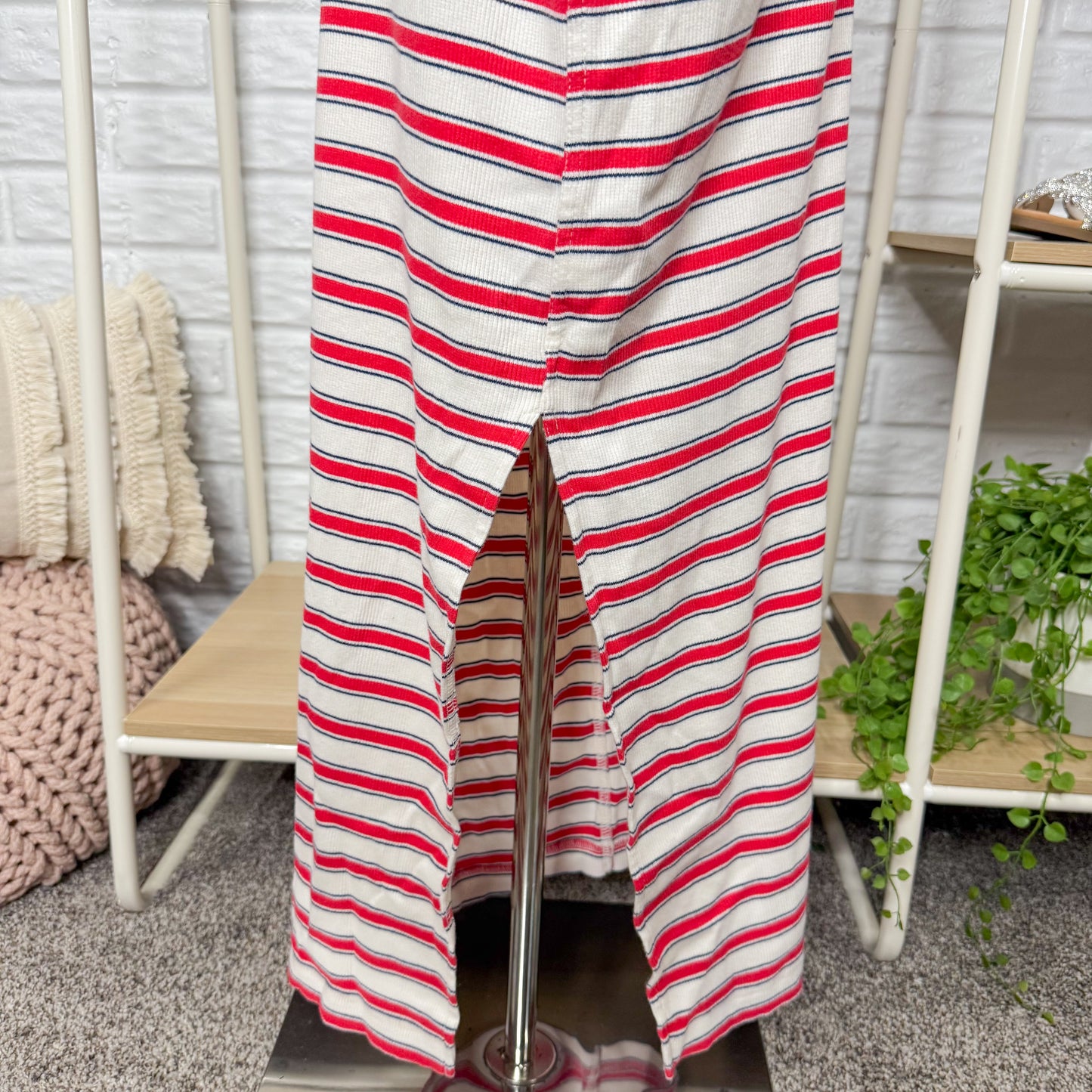 Universal Threads Red Striped Ribbed Dress (M)