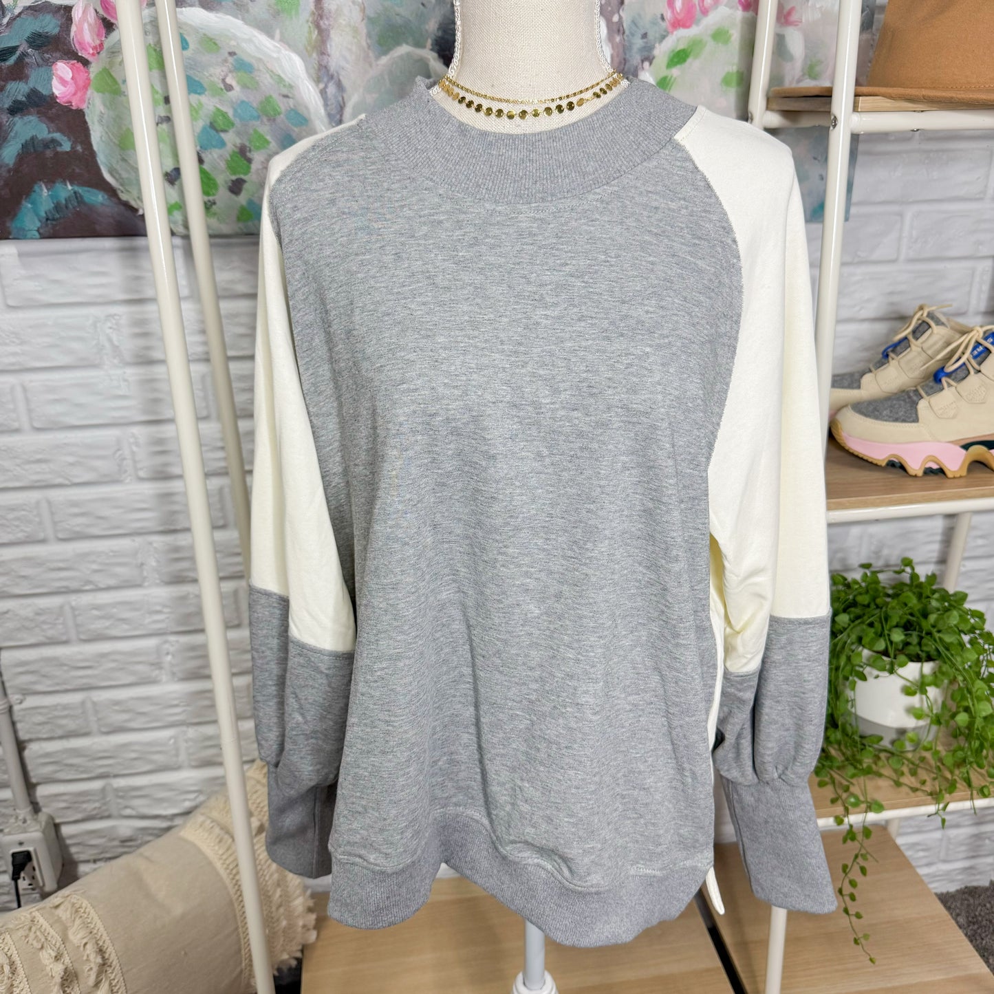 Taqcux Colorblock Sweatshirt (L)