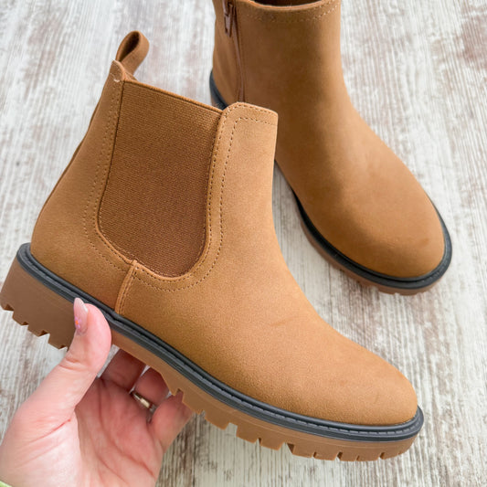Maurice’s SuperCush Brandy Mini Lug Chelsea Boot (6)