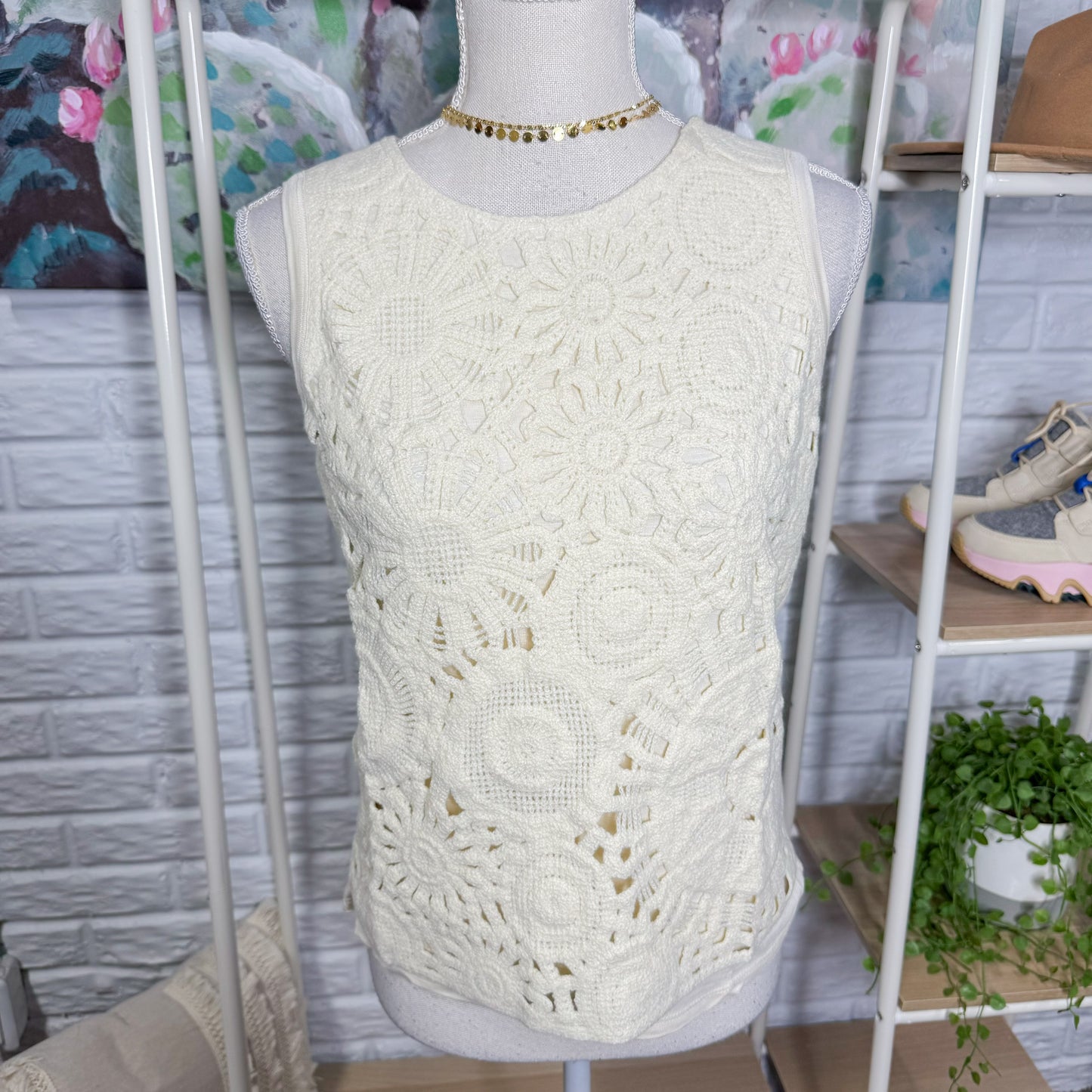 Maurice’s New Cream Crochet Sleeveless Top (XS)