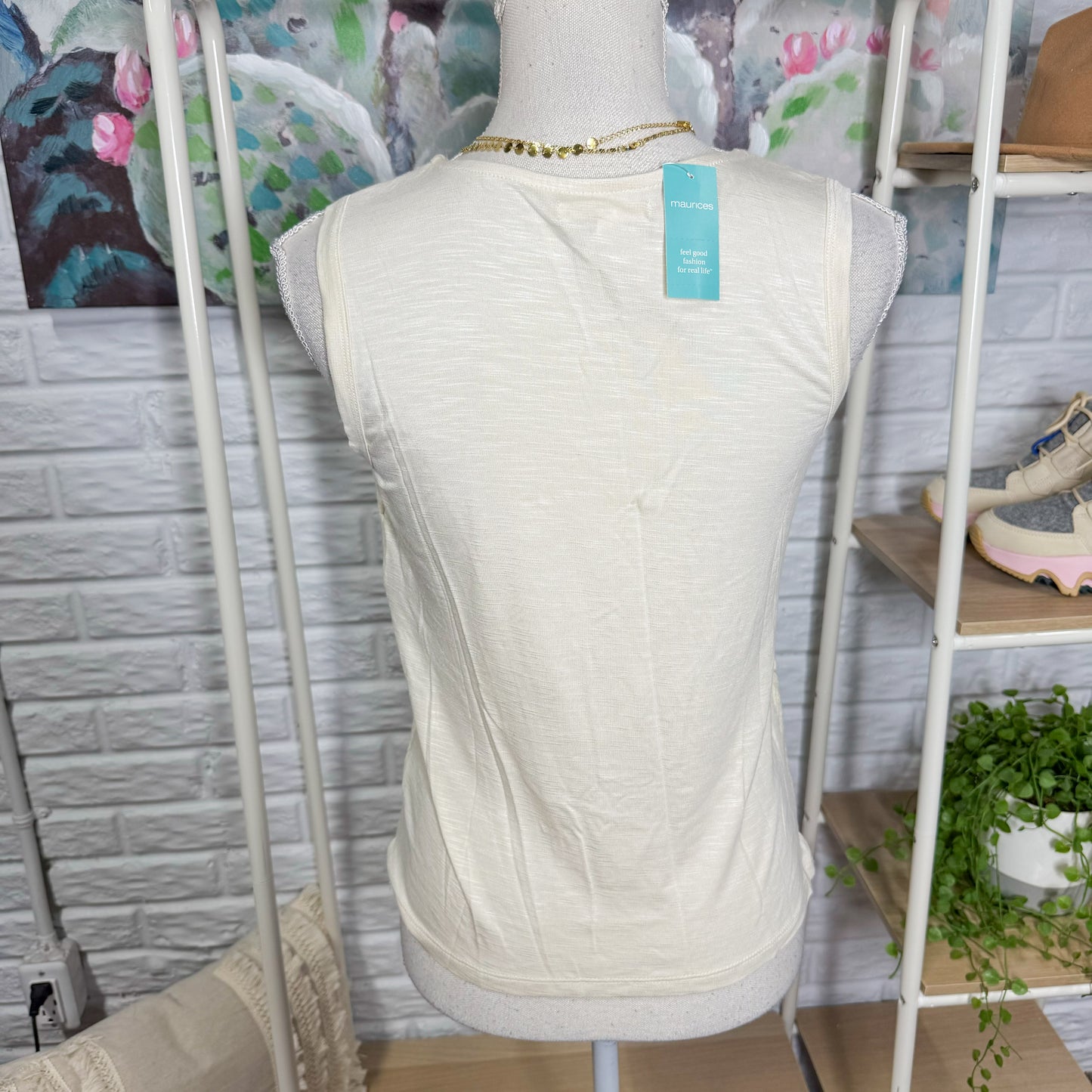 Maurice’s New Cream Crochet Sleeveless Top (XS)