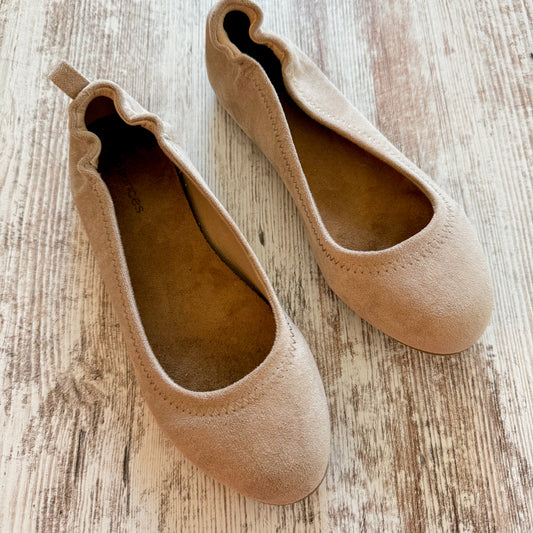 Maurice’s Beige Slip On Flats (6.5)