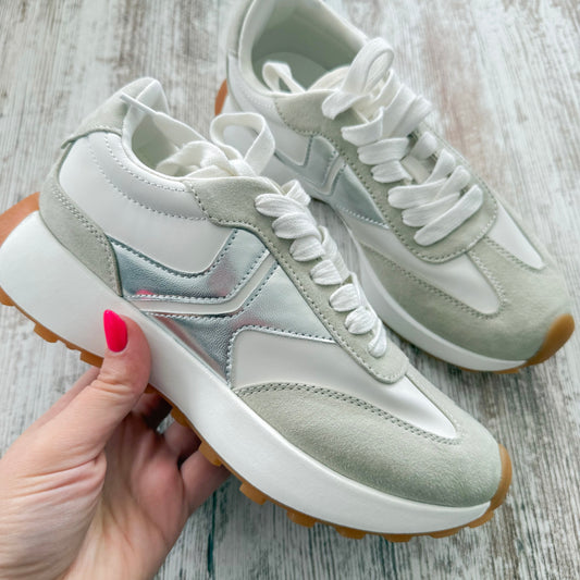 Steve Madden Women's Escapade Sneaker Taupe/Metallic/White (7)