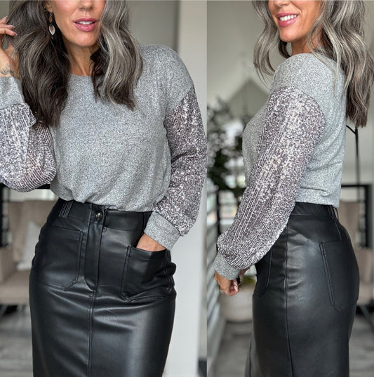 Maurice’s New Grey Sequin Sleeve Blouse (M)