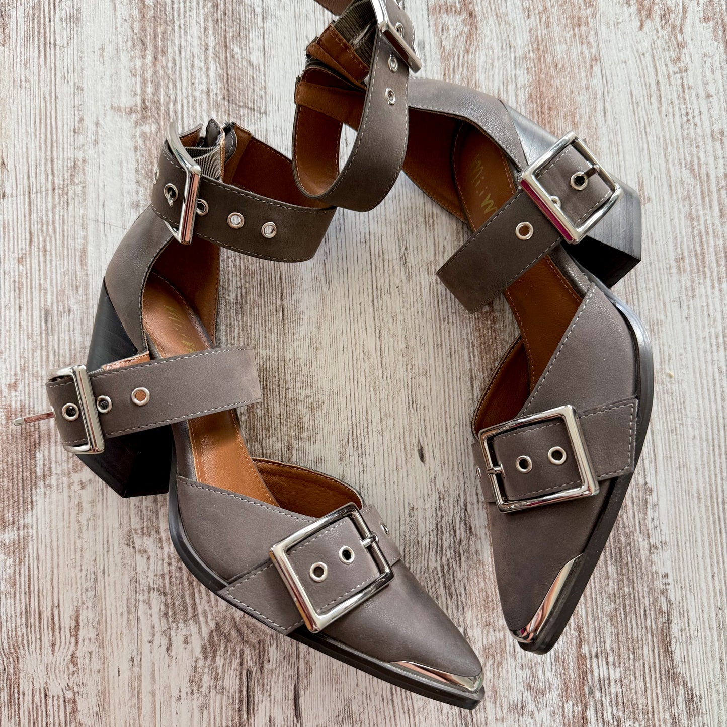 Mi.im Hendrix Strappy Buckle Heels (8.5)