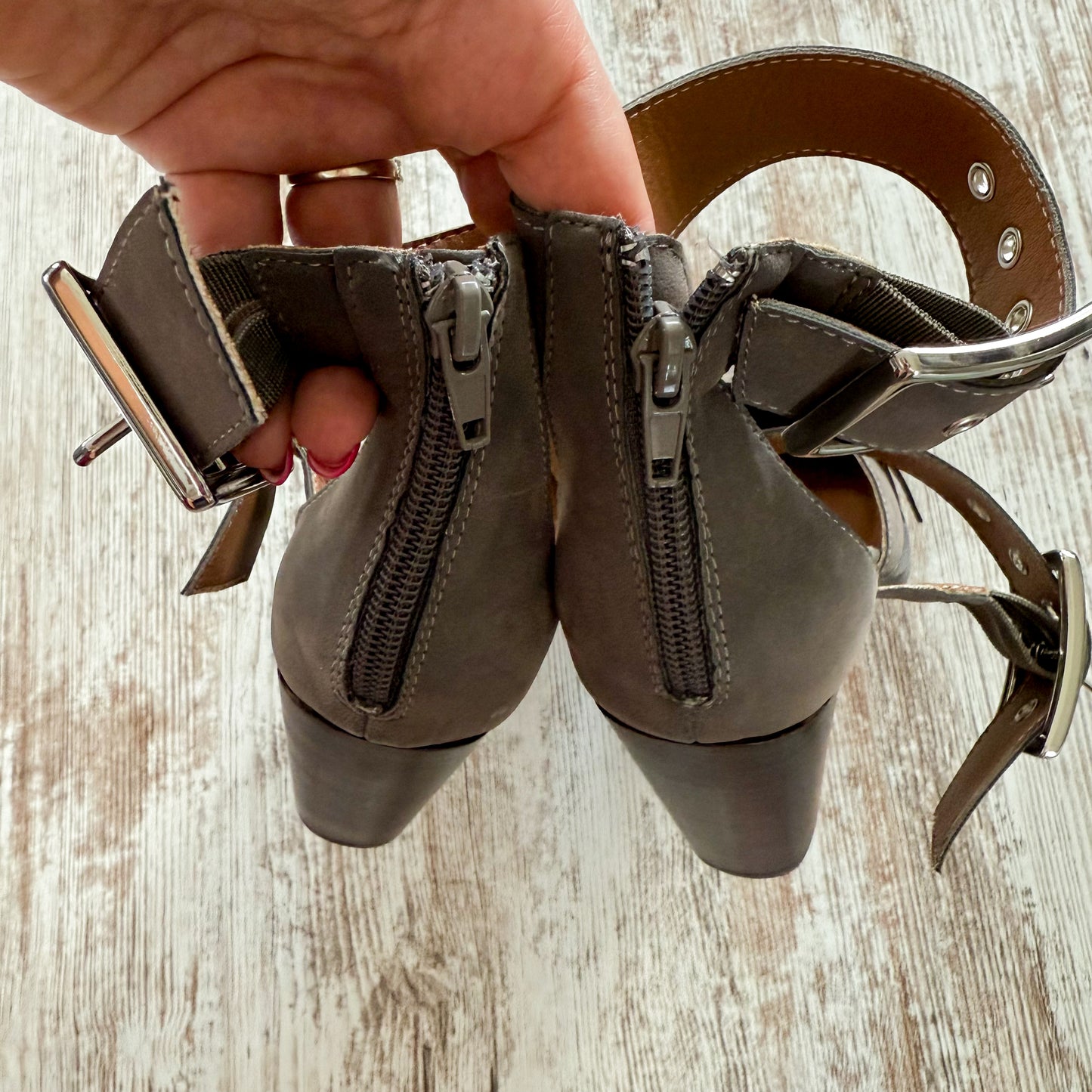 Mi.im Hendrix Strappy Buckle Heels (8.5)
