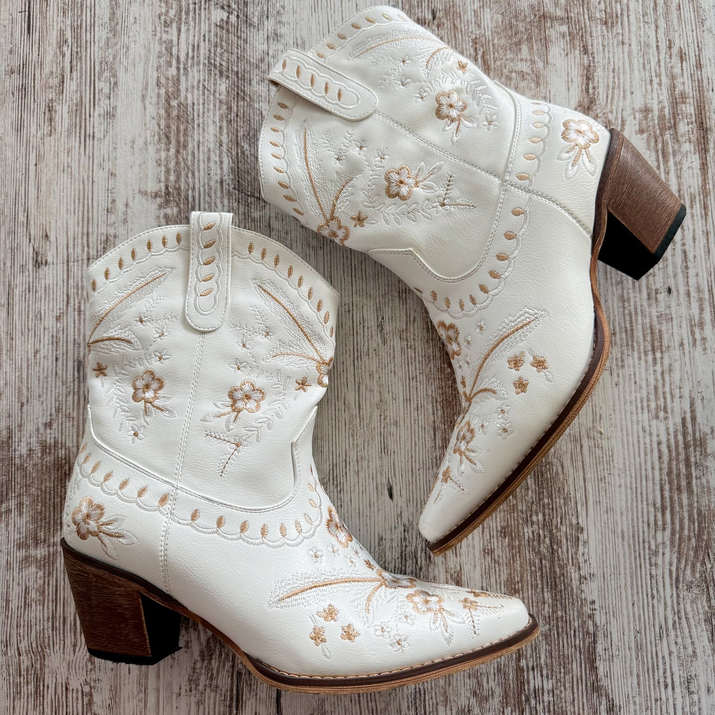 White Western Embroidered Mid Calf Cowgirl Boots (9)