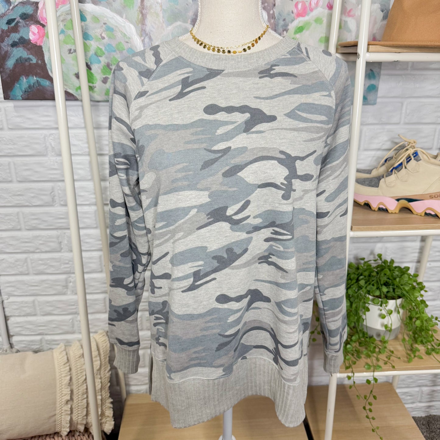 Maurice’s New Grey Camo Sweatshirt (XS)