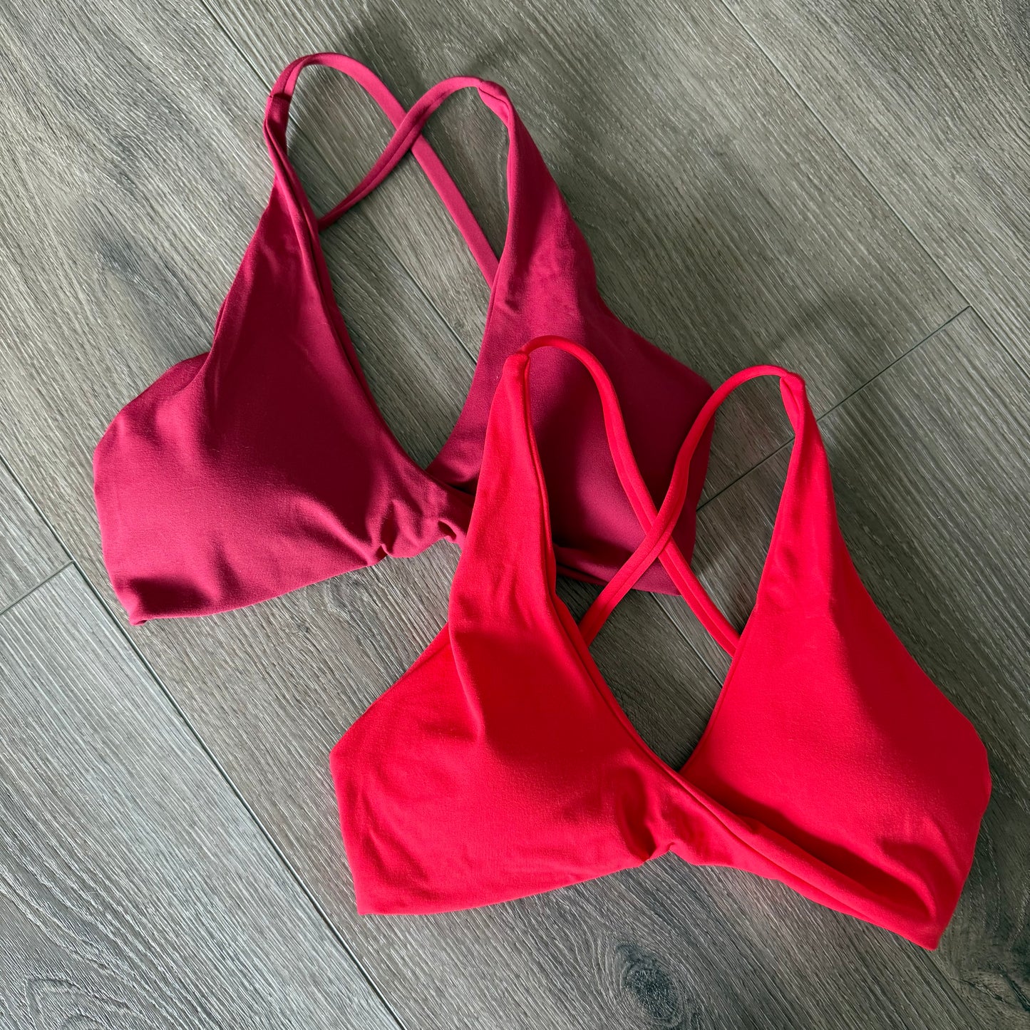 Aoxjox Two New Low Impact Yoga Twist Sports Bras (M)