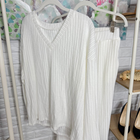 White Ribbed Lounge Set (L)