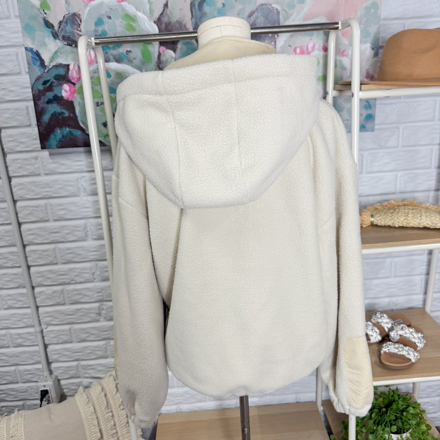 Savvi New Camper Sherpa Pullover in Cashew (small)