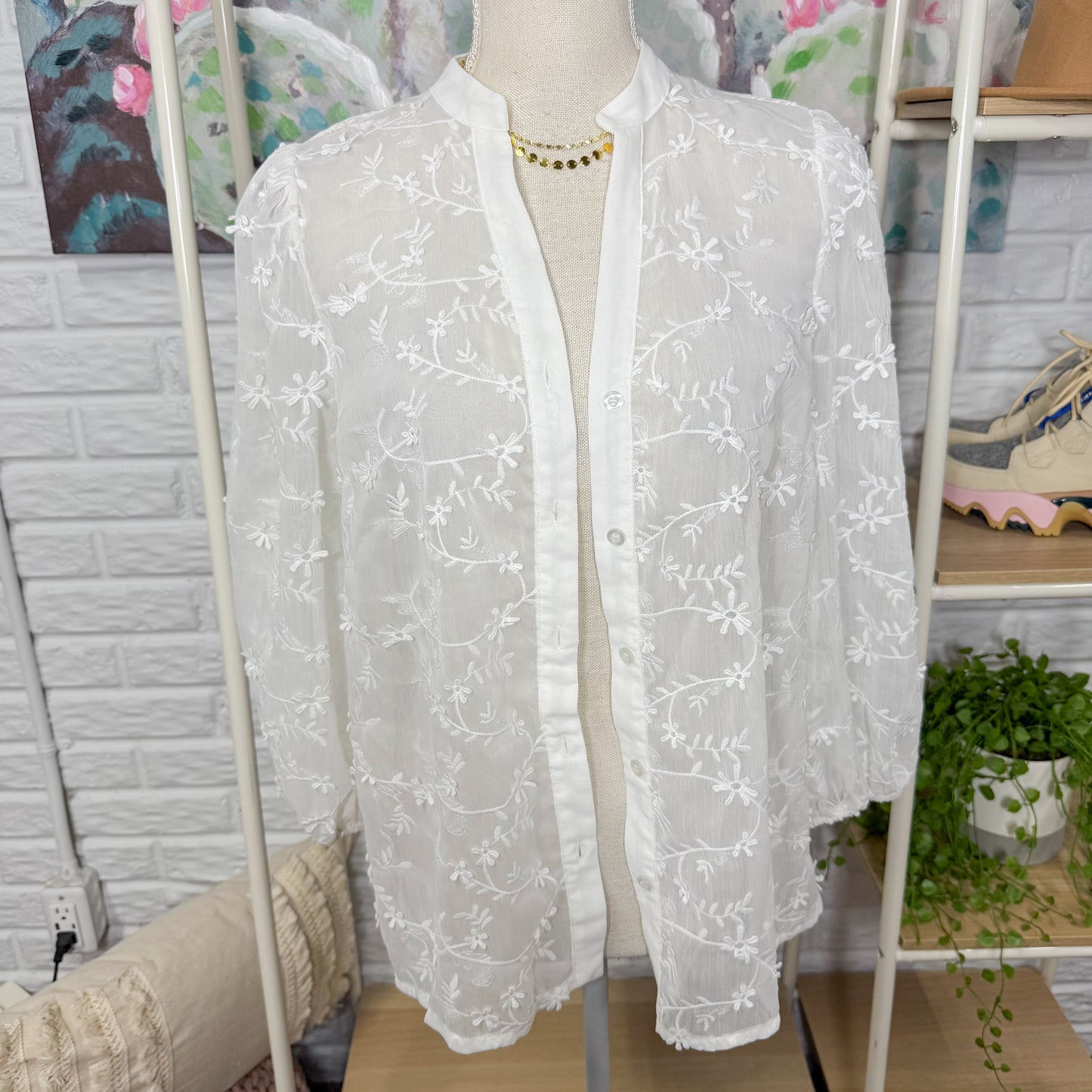 VICI AEOM Lace Sheer Floral Button Down Blouse (M)