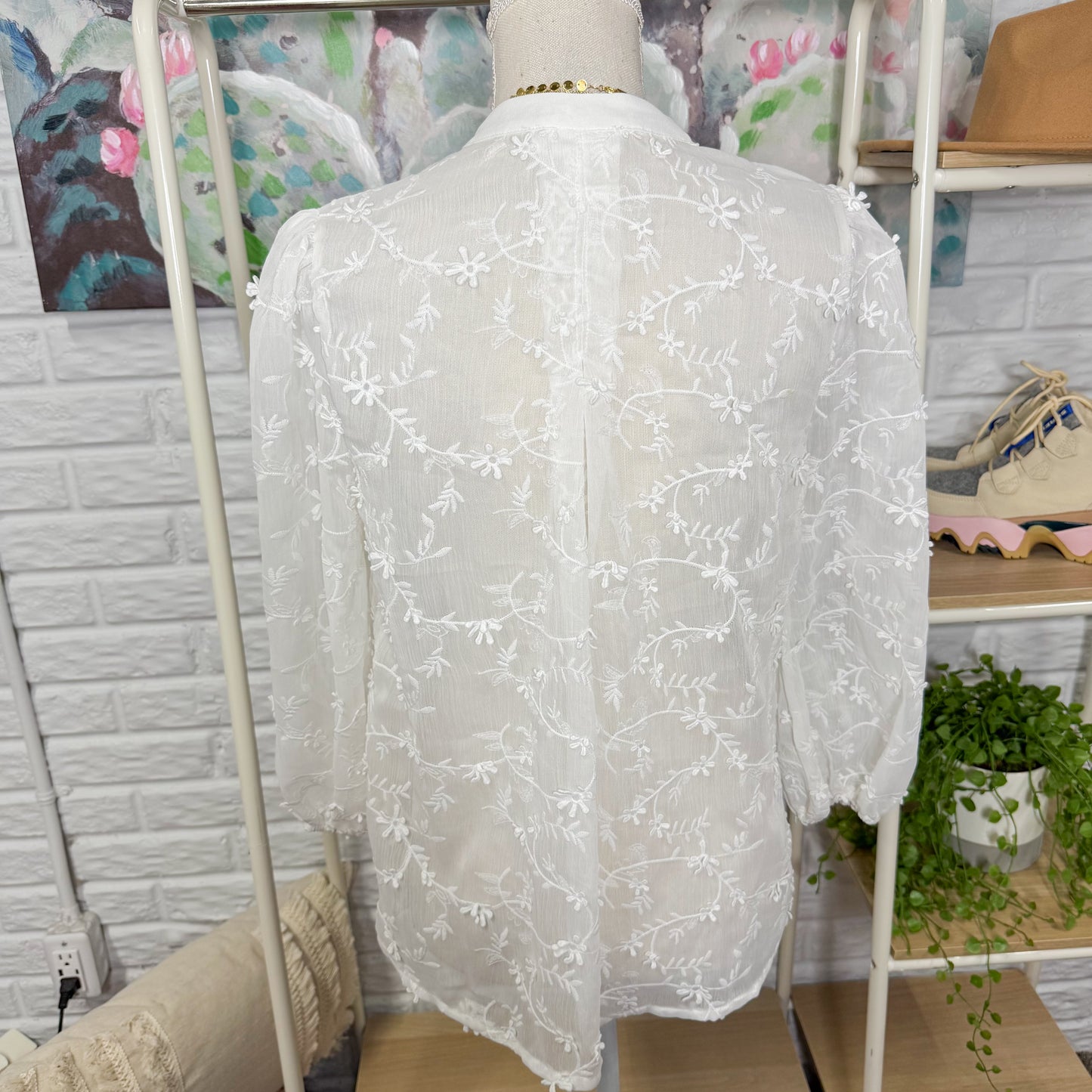 VICI AEOM Lace Sheer Floral Button Down Blouse (M)