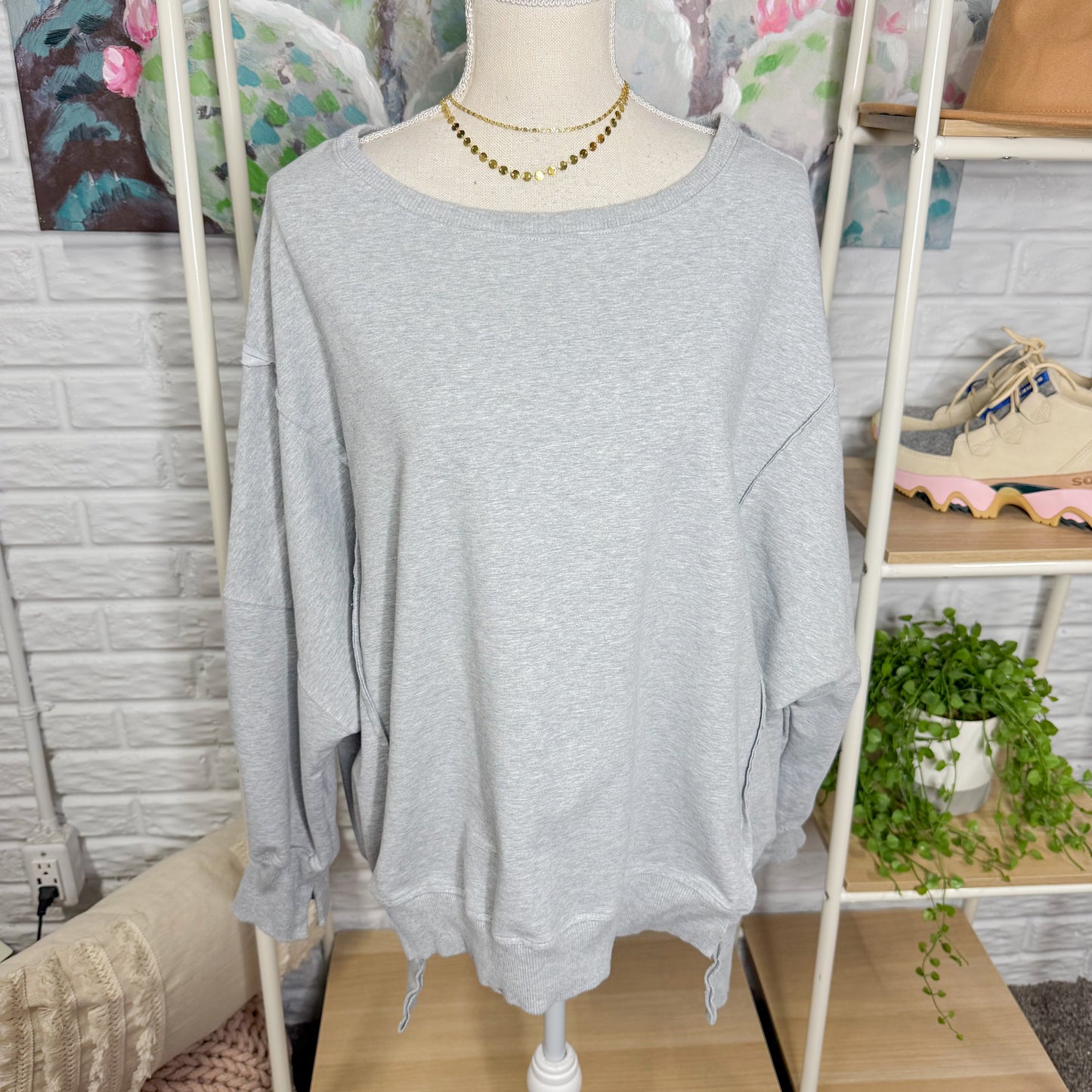 Shewin Grey Oversized Sweatshirt (XL)