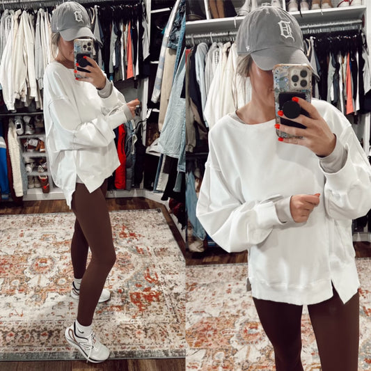 Trendy Queen White Oversized Sweatshirt (XL)