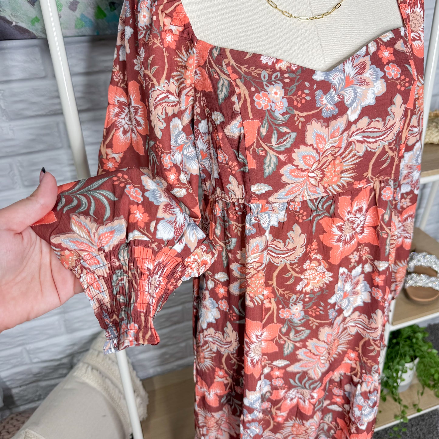 Petal + Pup Franklin Floral Puff Sleeve Midi Dress (6)