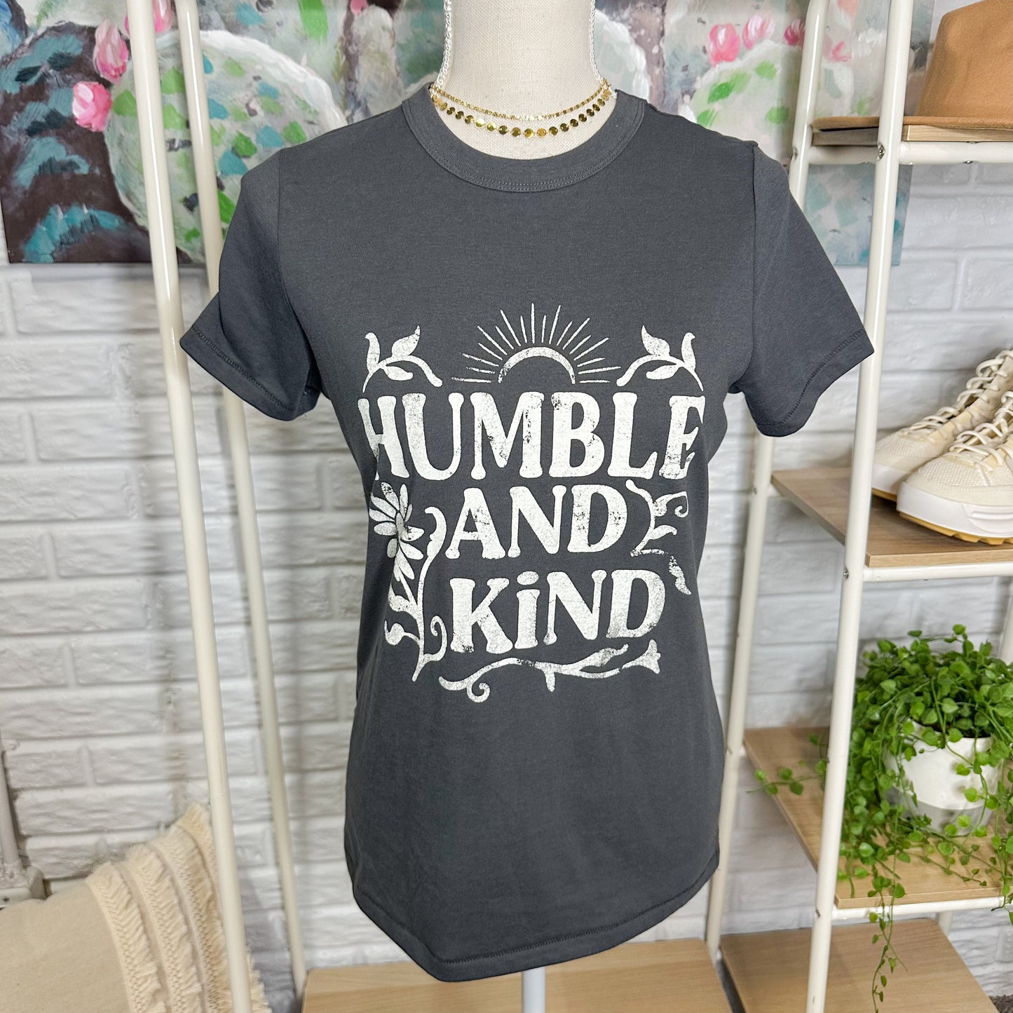 Maurice’s Humble & Kind Graphic Tee (XS)